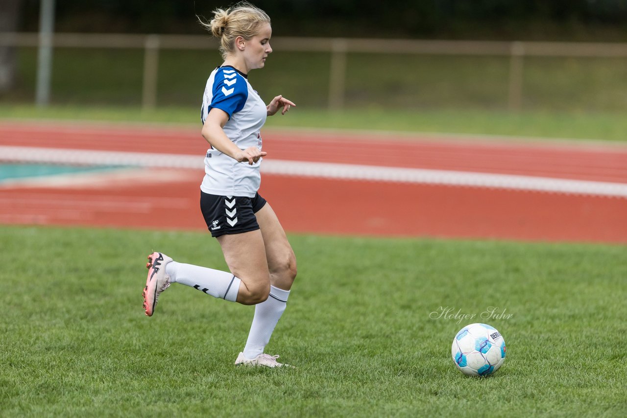 Bild 347 - wBJ VfL Pinneberg - Germania Schnelsen : Ergebnis: 15:1